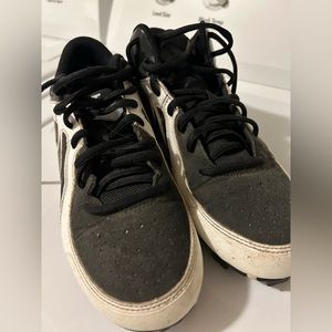 nike black and white baseball cleats